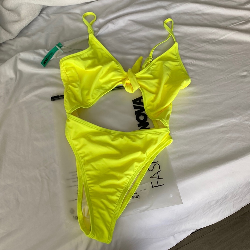 NWT Fashion Nova Cut Out One Piece Swimsuit